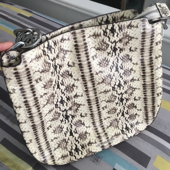 Michael Kors Fulton Natural LG Hobo - Picture 1 of 4